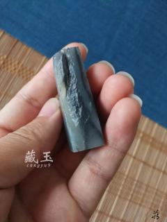 把一个和田玉戈壁料切开后会是什么样?和田玉鉴定保养知识大全