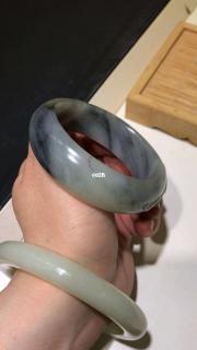 和田玉手镯 : 籽料青花,圈口58mm